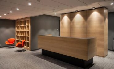 Balcão de Recepção Madeirado: Primeira Impressão com Elegância e Funcionalidade