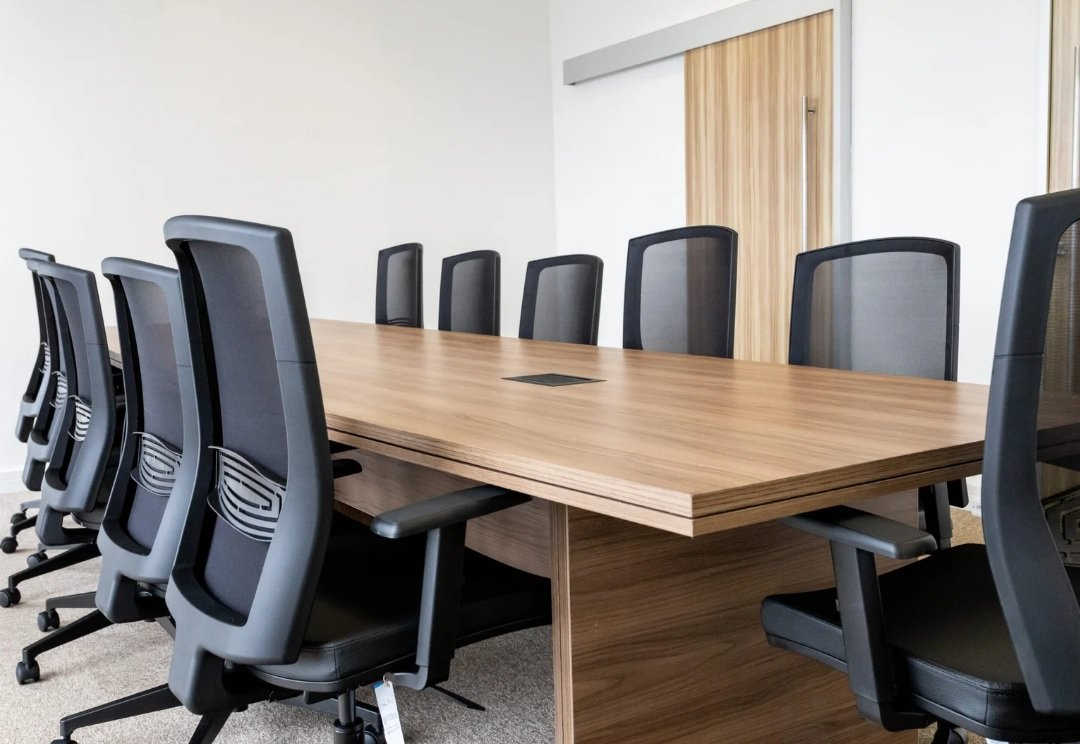 Mesas de Reunião Planejadas: Variedade e Estilo Para Ambientes Corporativos