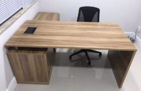 Mesa Diretor com Buffet Lateral