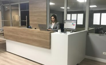 Balcões e Mobiliários de Recepção em Itaquera: Funcionalidade e Sofisticação para Seu Espaço