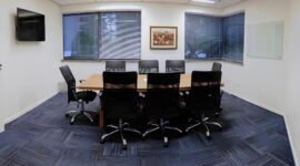 Mesa de Reunião Grande para Escritório: Quanto Custa e Como Escolher