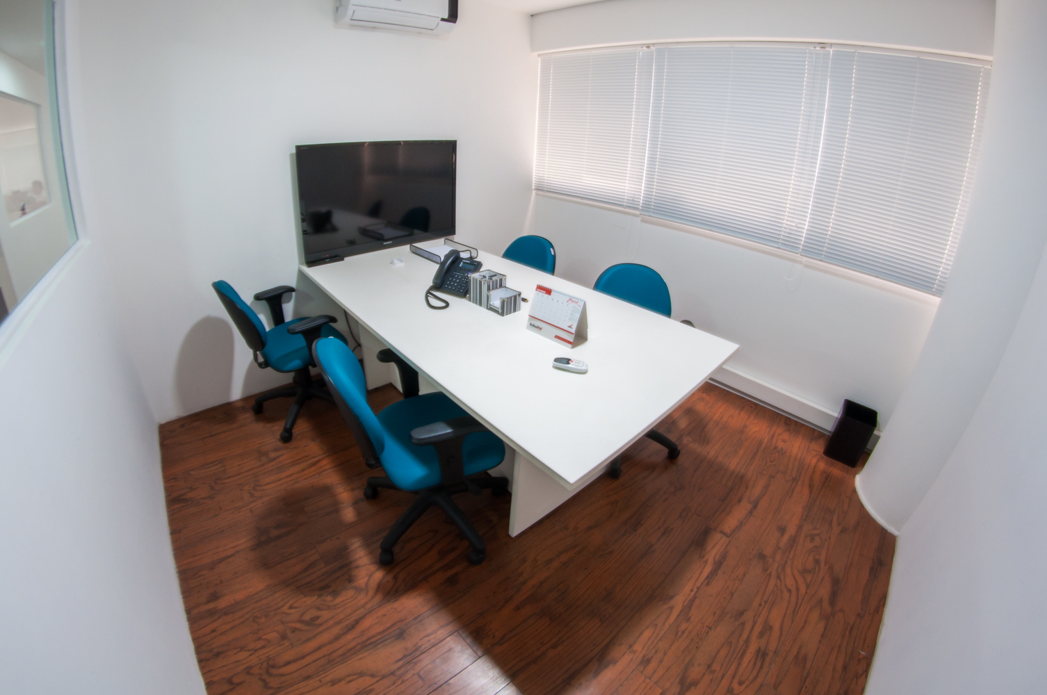 Mesa de Reunião Empresarial: Modelos Ideais para Empresas Modernas