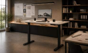Comprar Mesa com Regulagem de Altura: o que realmente muda na rotina do escritório
