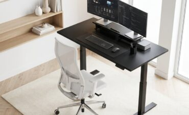 Mesa de trabalho com regulagem de altura: uma solução inteligente para ambientes corporativos